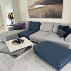Sectional Couch - Like New - North Miami