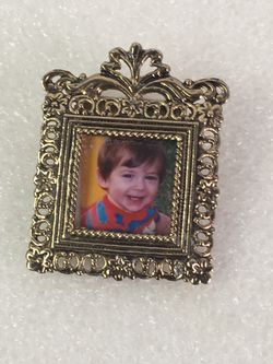 FRAME BROOCH