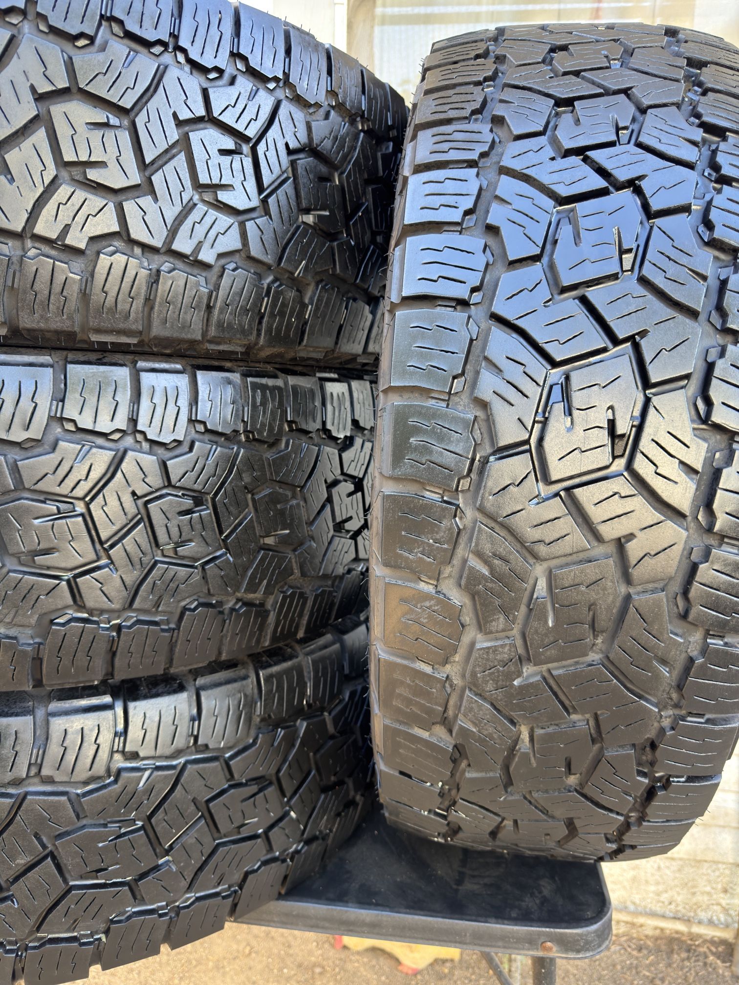 Set 285/70/17 TOYO