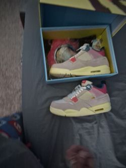 AIR JORDAN 4 RETRO GUAVA