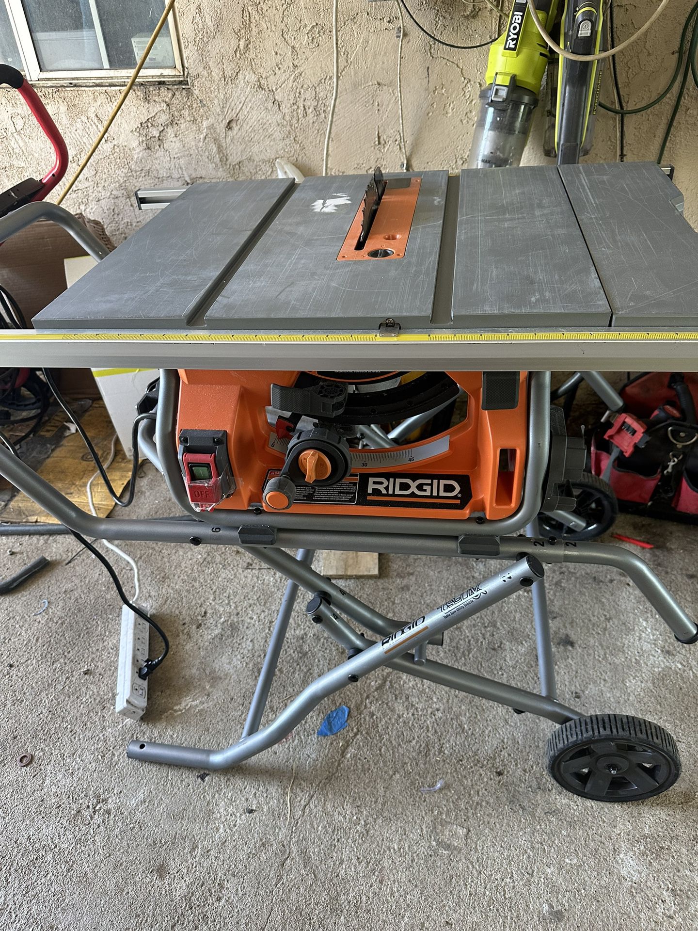 Ridgid 15 Amp  — 10” Portable Pro Table Saw With Stand 