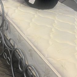 TWIN MATTRESS SERTA