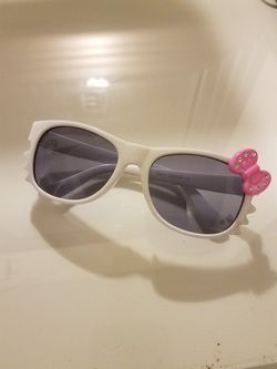 Hello kitty sunglasses