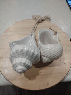 Hanging wall decor flower pot