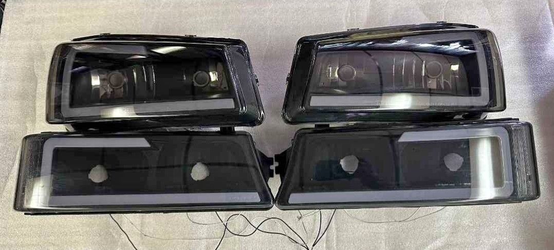 03-06 Chevrolet Silverado/Avalanche Smoked Headlights