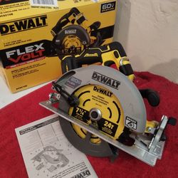 Like New Flex Volt Adventage 71/4 Circular Saw Tool Only$$$145 