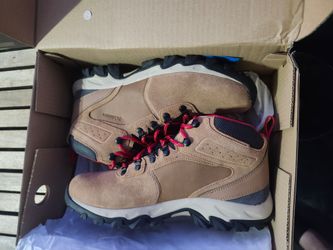 Brand new columbia mens 10.5 boot