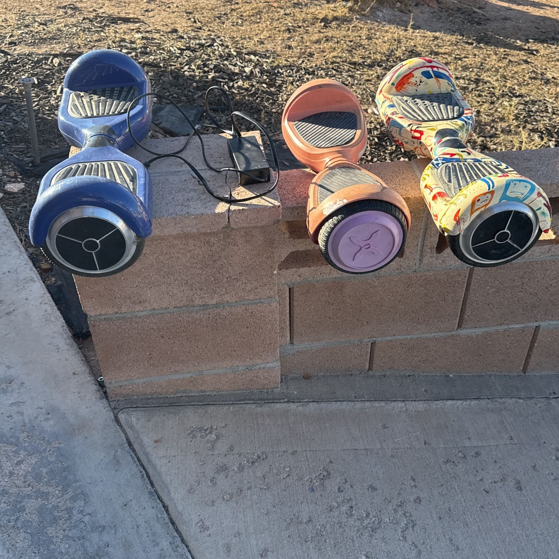 3 Hoverboards 1 Charger