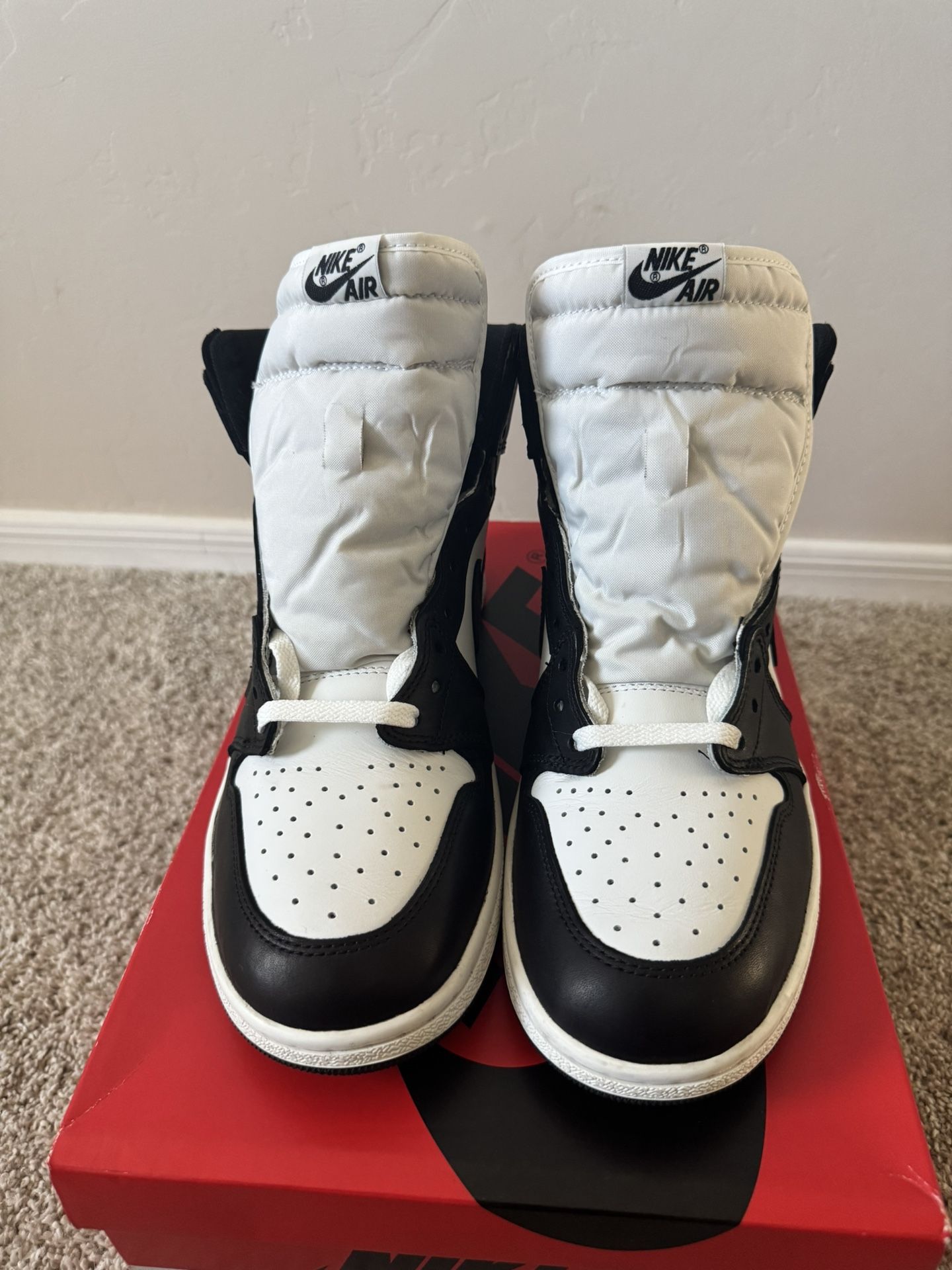 Jordan 1 High Black White