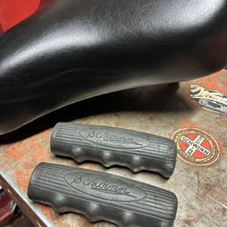 Schwinn Deluxe Seat & Grips