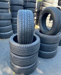 235/35ZR19 Arroyo 235/35/19 set of matching 4 tires in great condition 350$ for 4 tires plus tax . Mount available but not included.  Wheel alignment 