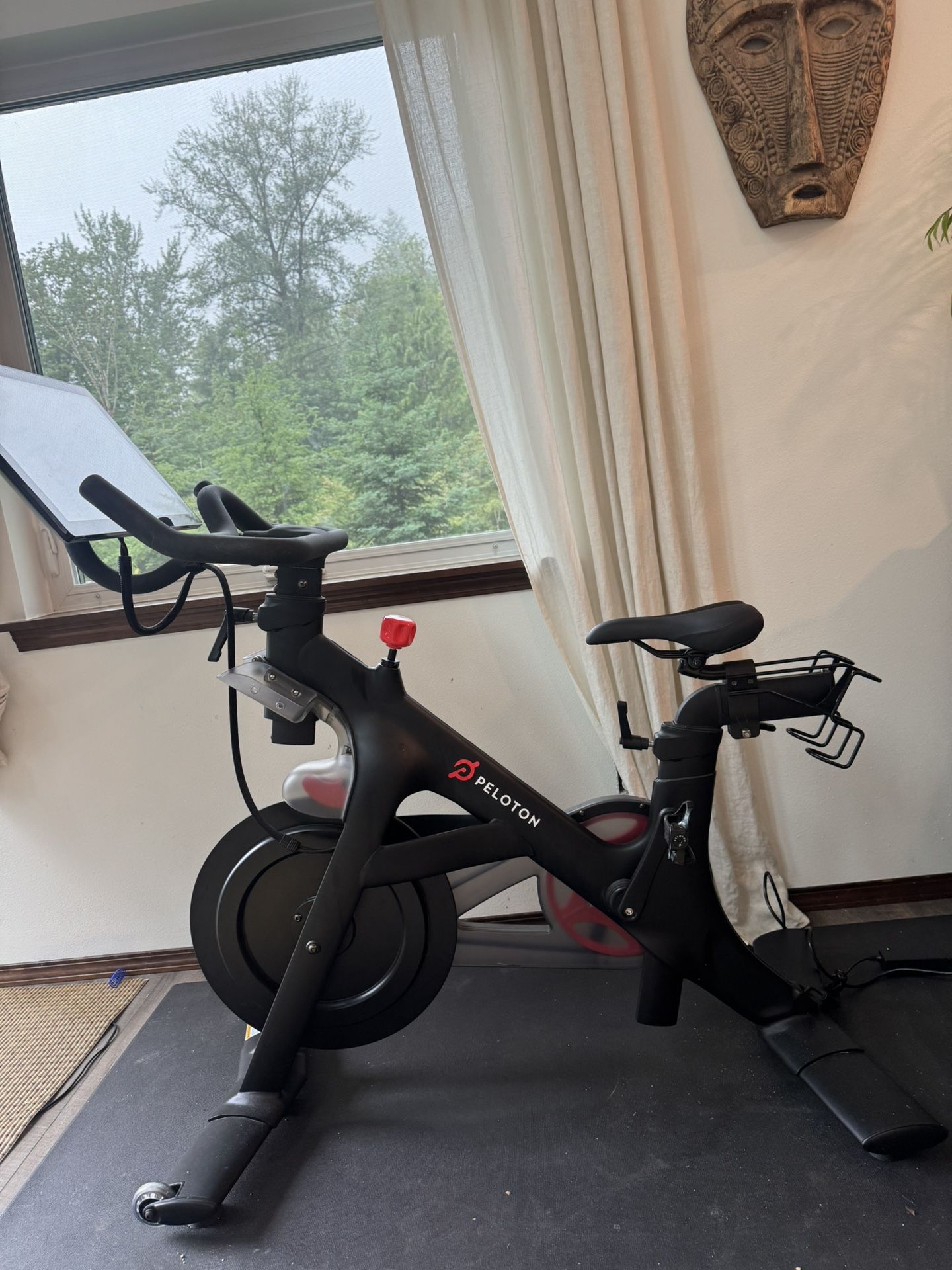Peloton With LOW Hours & usage • Almost Unused
