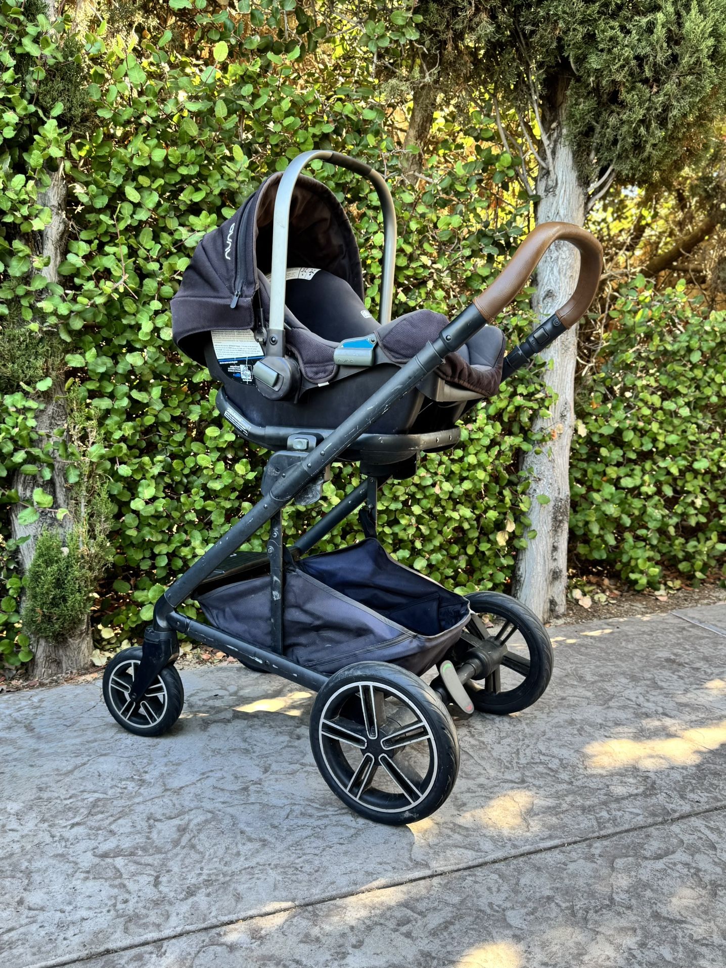 Nuna MIXX Next Stroller Black + Car Seat + Ring Adapter
