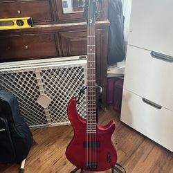 Dean Edge 09/ With Bassola 15 Amp