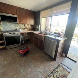 Cabinet Retailer / installer FOR LESS