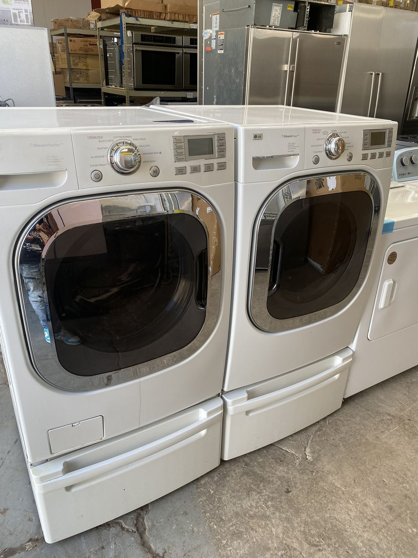 LG Washer And Gas Dryer Set 