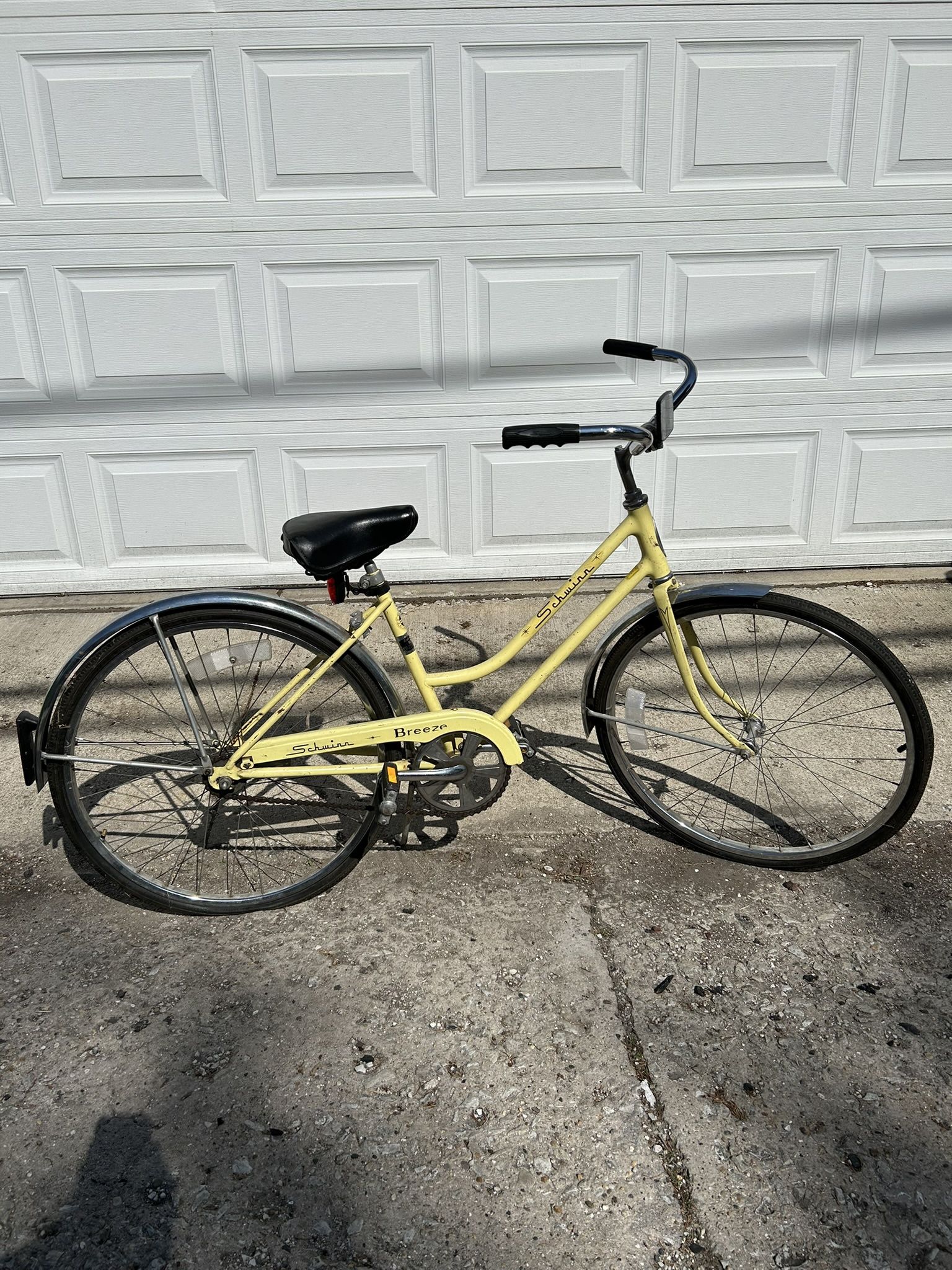 Schwinn Breeze Girls Bike