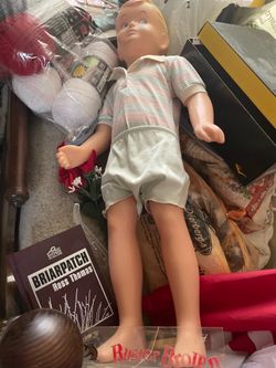 Buster Brown mannequins