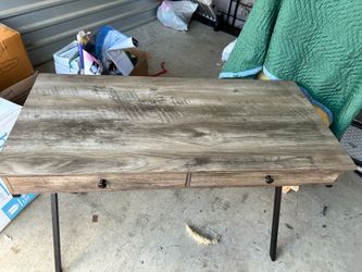 Desk $5
