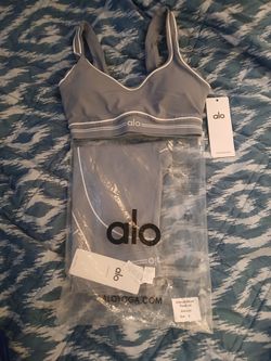 ALO YOGA