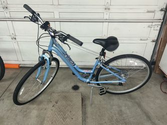 Used Diamondback Vital2 Women’s Bike (Blue)