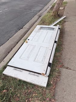 2 Free Doors in Hollywood