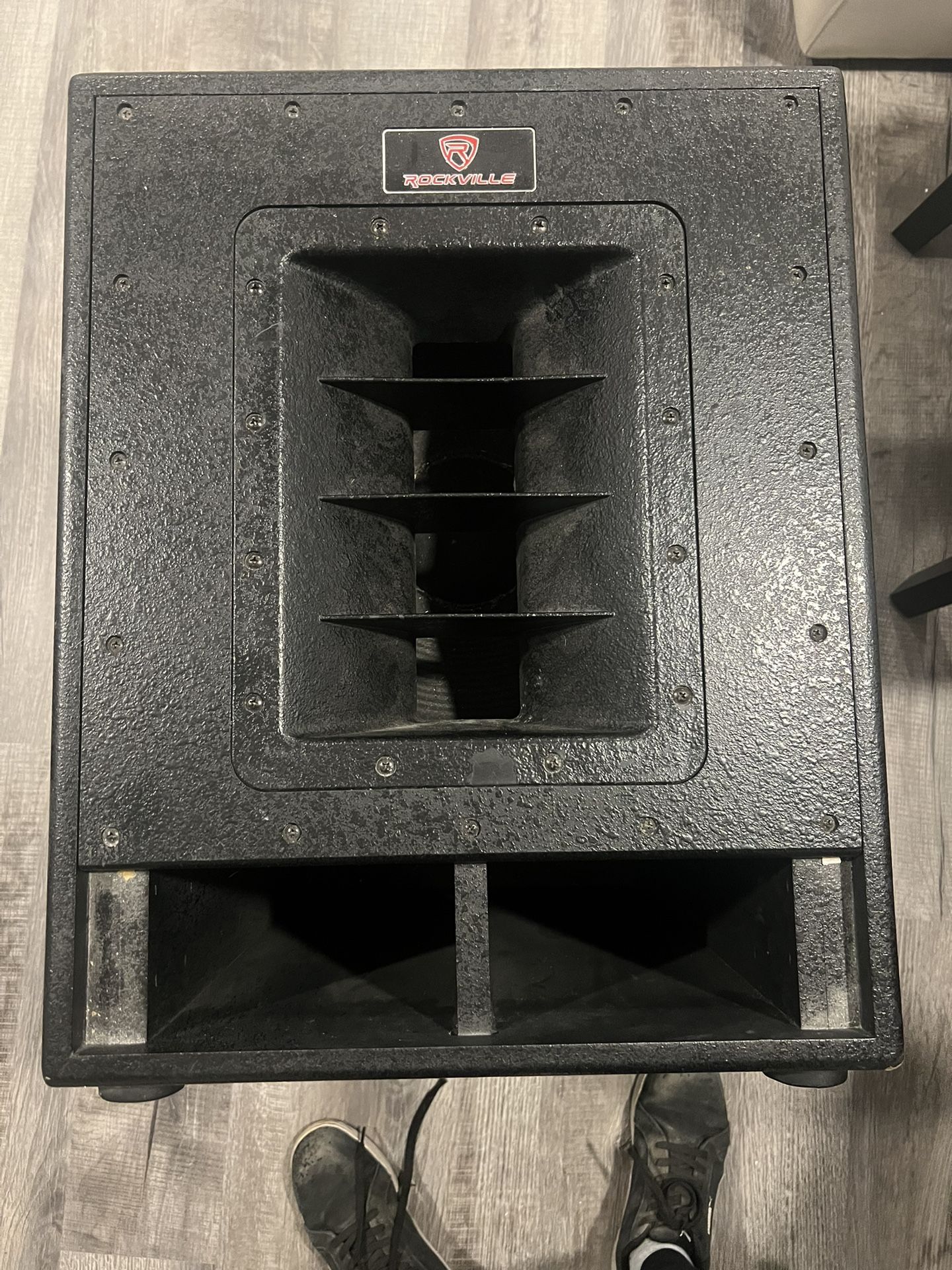 $350/OBO ROCKVILLE 2400w SUBWOOFER
