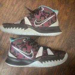 Kyrie 7 Basketball Shoes Size 6 Youth Good Condition 