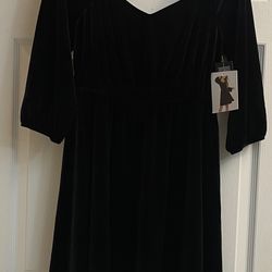 Brand New Black Velvet Dress Size M Juniors 