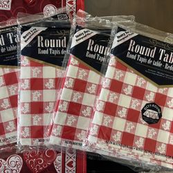 New, Set Of 4 Restaurant Quality 82” Round Plastic Tablecloth
