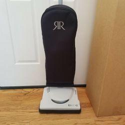 NEW cond  RICCAR COMMERCIAL HEAVY DUTY VACUUM   , LIGHT WEIGHT  , AMAZING POWER SUCTION  , WORKS EXCELLENT  , IN THE BOX 