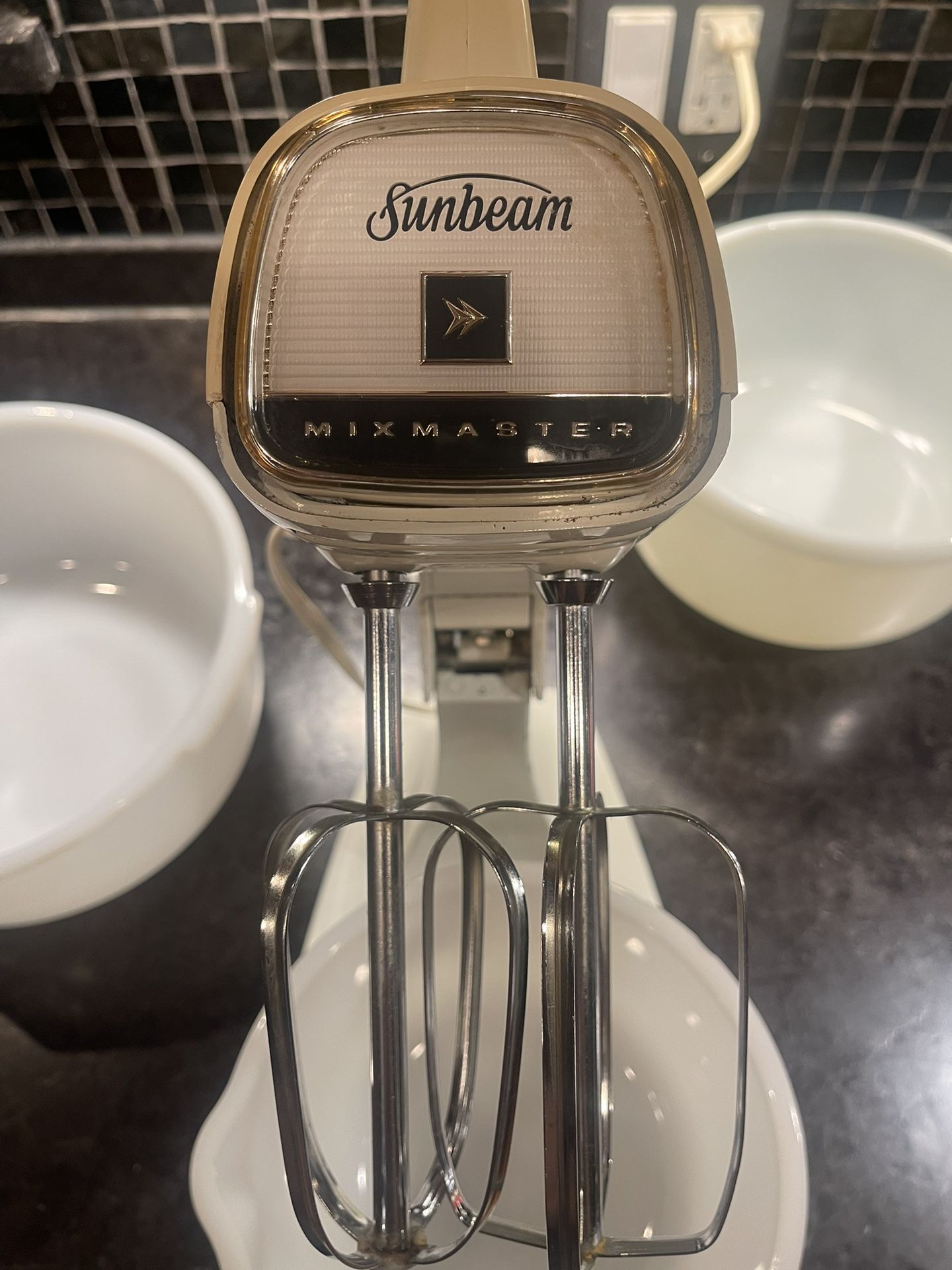 Sold at Auction: VINTAGE SUNBEAM MIXMASTER STAND MIXER W/ 2-BOWLS