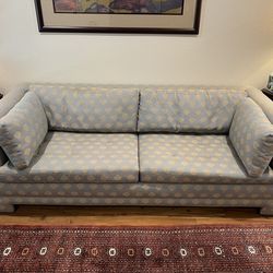 Coach w/Full Size Pull Out Bed