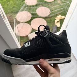 Jordan 4s