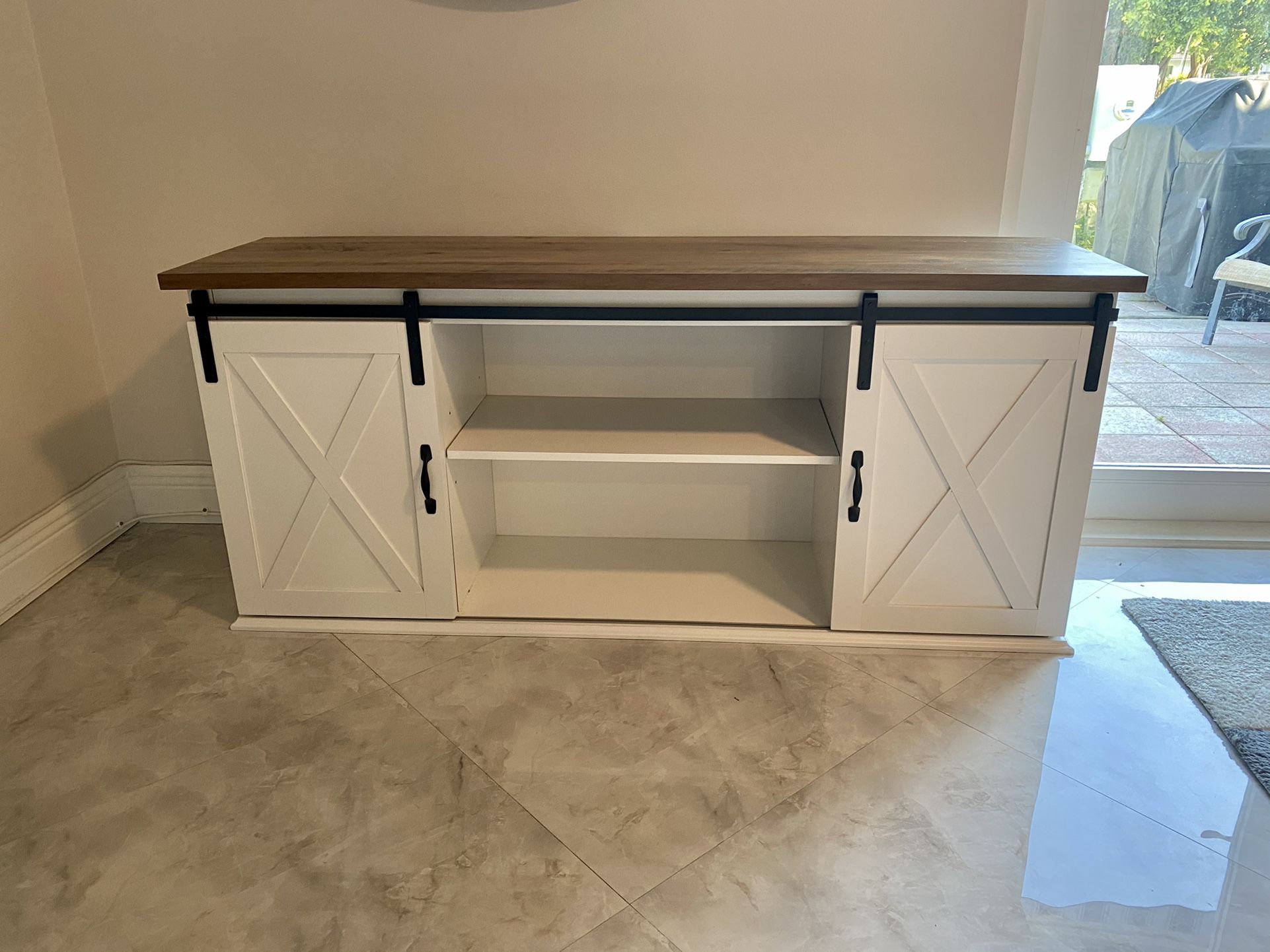 Wooden Top Entertainment Center/ TV Stand