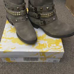 Brand New! Ladies Boots