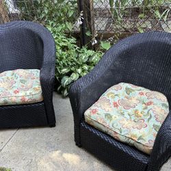 Lloyd and Flanders Black Whicker Chairs In Excellent Condition