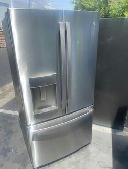 Stainless GE French Door Fridge with Ice Maker