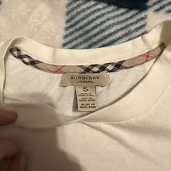 Burberry men’s White Tee Size Small