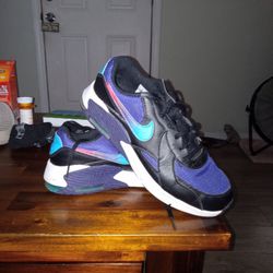 Youth Nike Air Max Excee Se1  Size 6