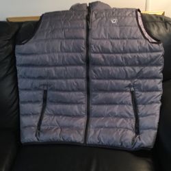 Men’s puffer vest size extra large