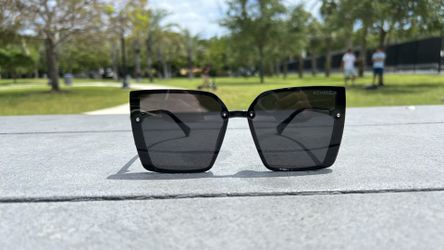 Sunglasses/ Lentes de sol