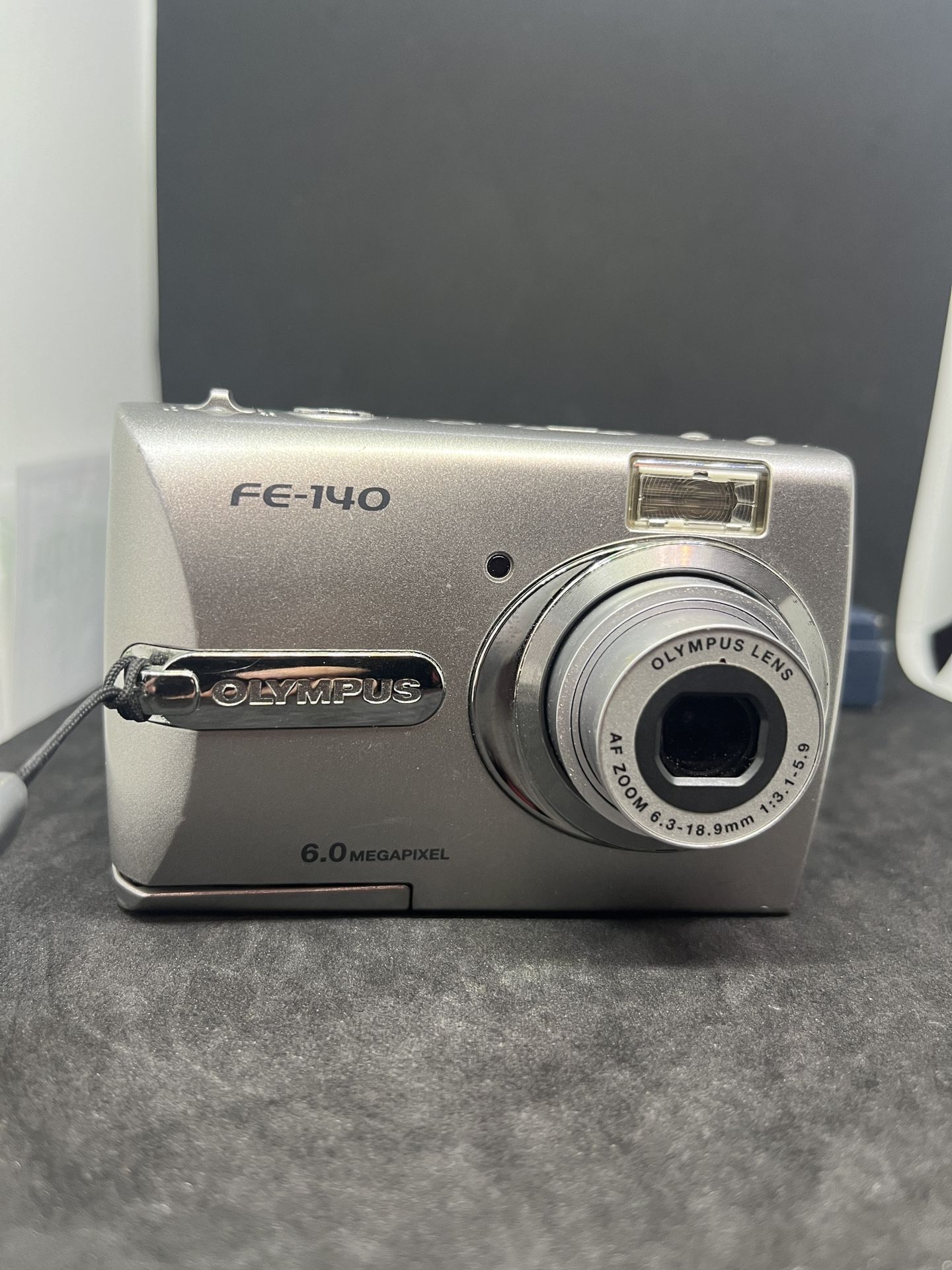 Olympus FE-140 6.0 MP Digital Camera Silver