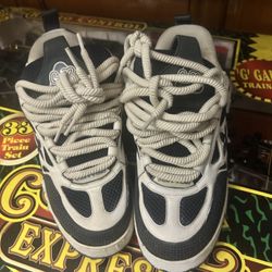 Lv Skates  Navy Blue Size 9