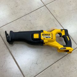 DEWALT DCS389 VARIABLE SPEED RECIPROCATING SAW.
