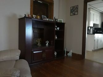 Entertainment center