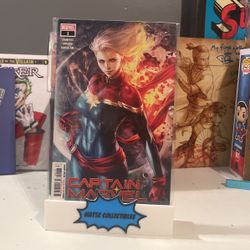 Captain Marvel #1 - Variant Cover