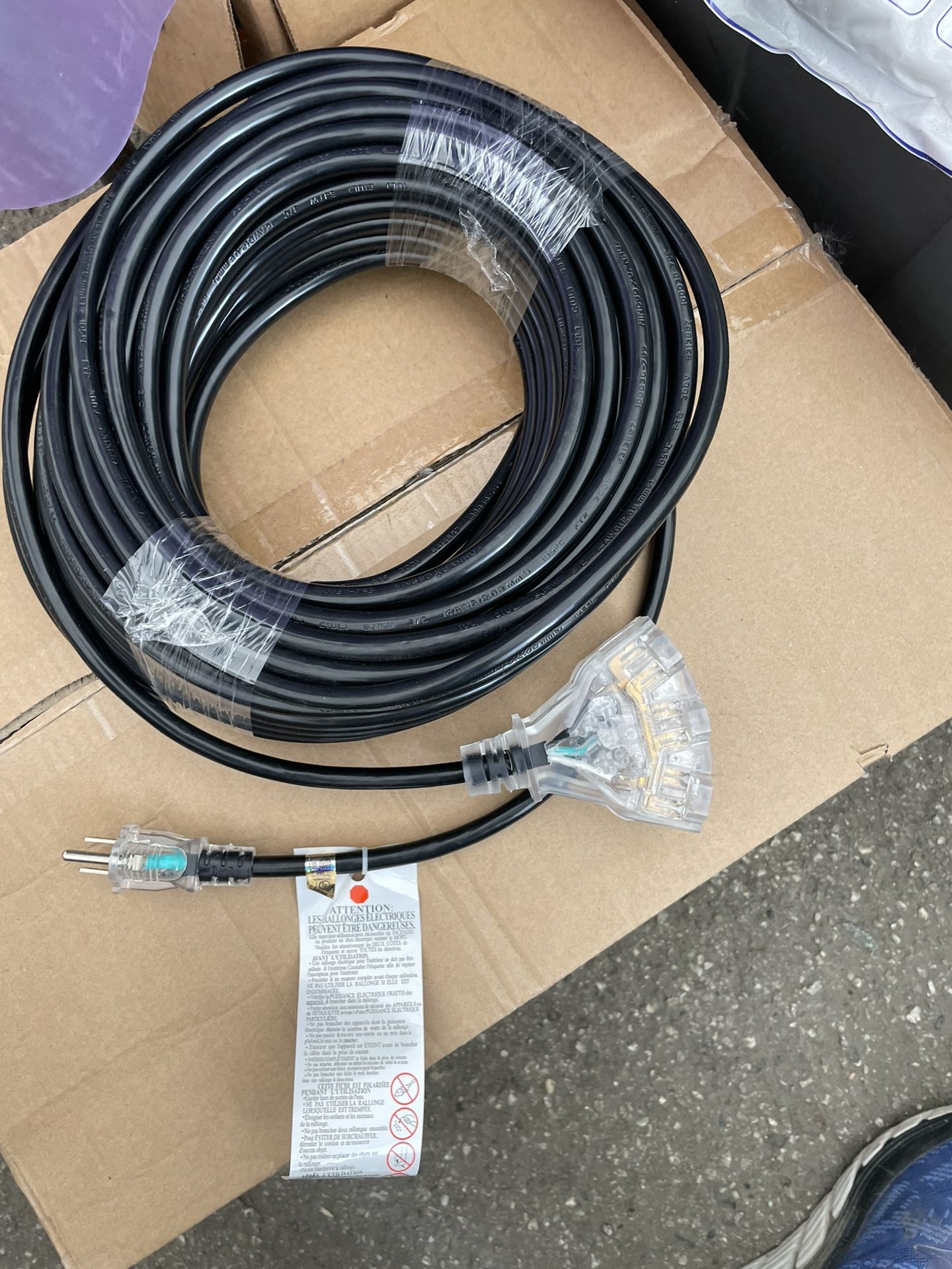 Extensión Cord 100ft 14/3 Guage.