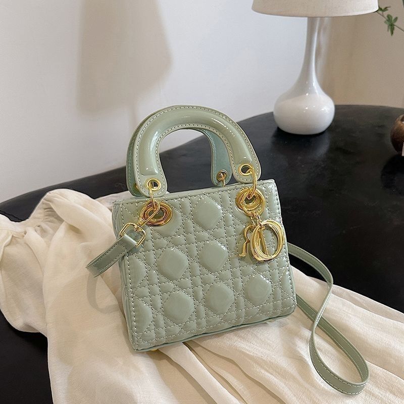 High-end niche spring and summer fashion shoulder bag cross-body bag patent leather shiny handbag concubine bag