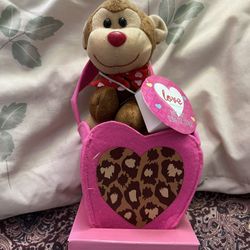Plush and felt bag with candy